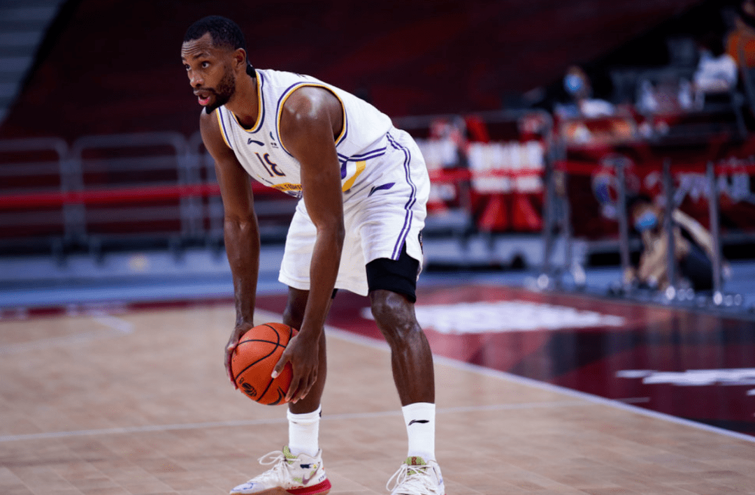 英雄联盟竞猜-包含AC米兰内部会议纪要流出：今晚战术微调；CBA常规赛使命明确；球探报告显示潜力的词条